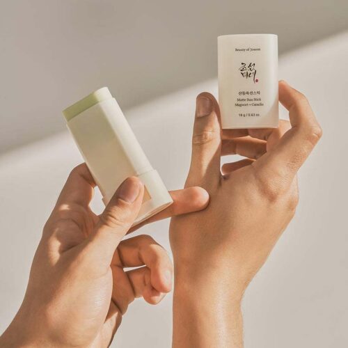 Matte Sun Stick : Mugwort + Camelia
